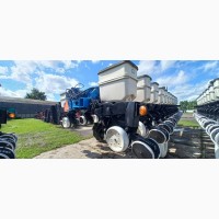 Сівалка точного висіву пневматична KINZE 3700 Precision Planting 24р